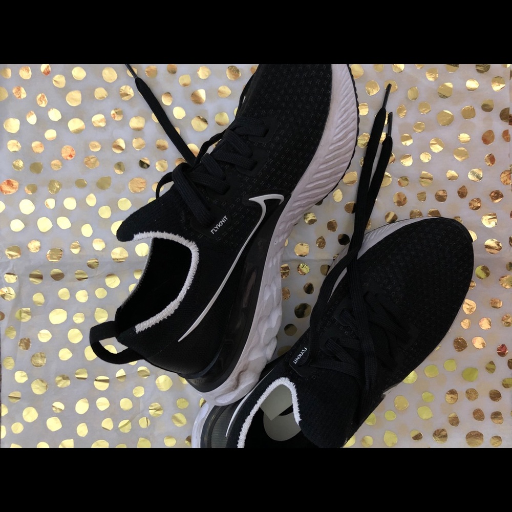 Nike black and white flyknit infinity shoes